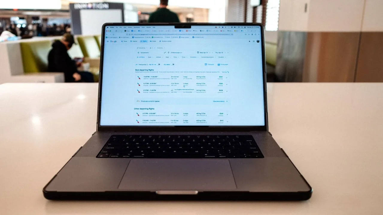 Hotel Laptop Online Booking
